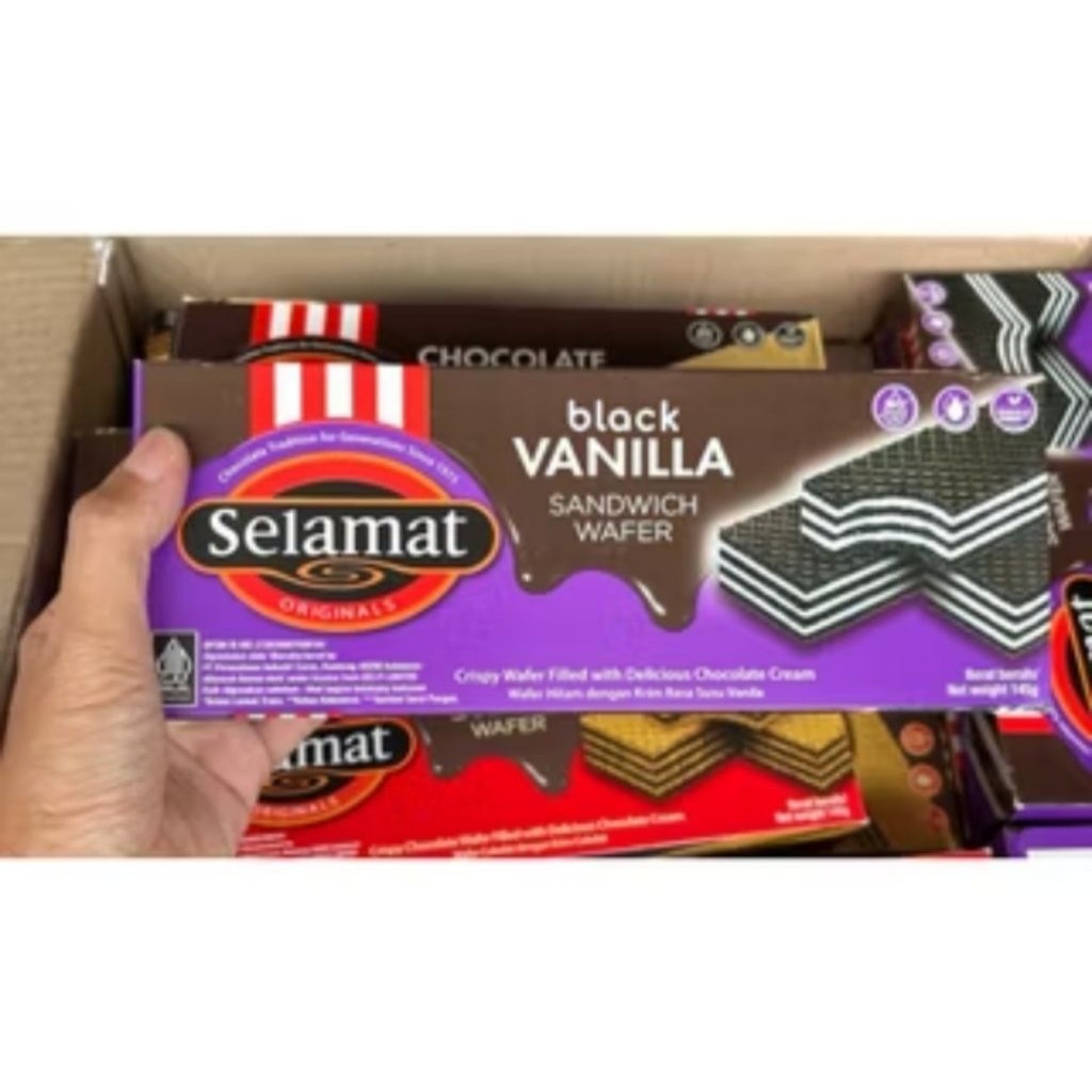 wafer selamat black vanila 128gr