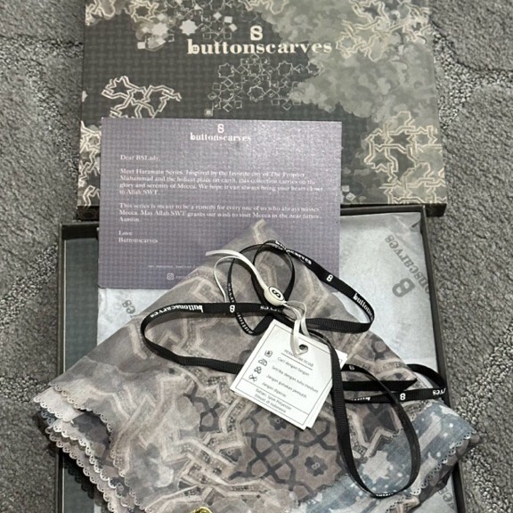 Buttonscarves Haramain Voal Square
