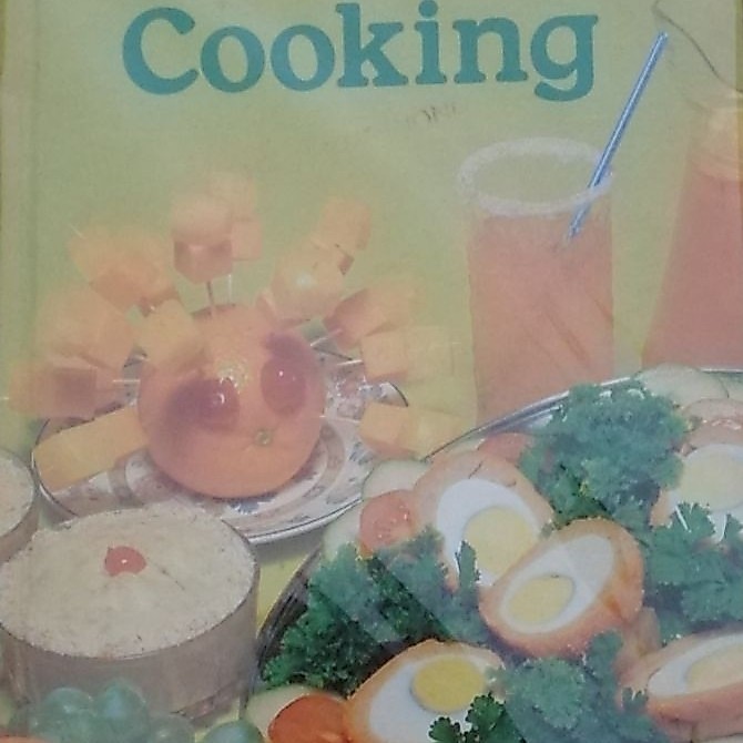 COOKING, a Ladybird cookery book