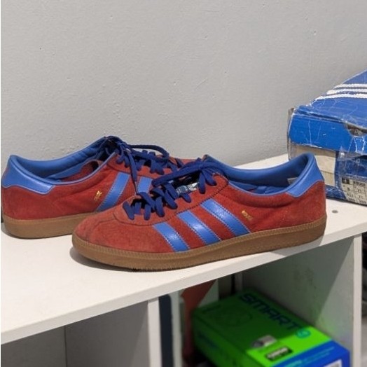 Adidas rouge