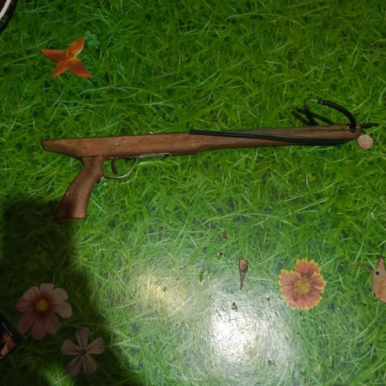 alat tembak ikan panah lepas (speargun)