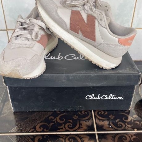 sepatu cewek new balance ( NB 237 )