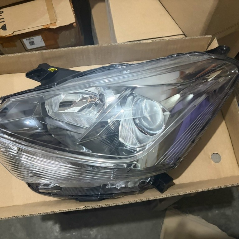 Headlamp kiri Agya