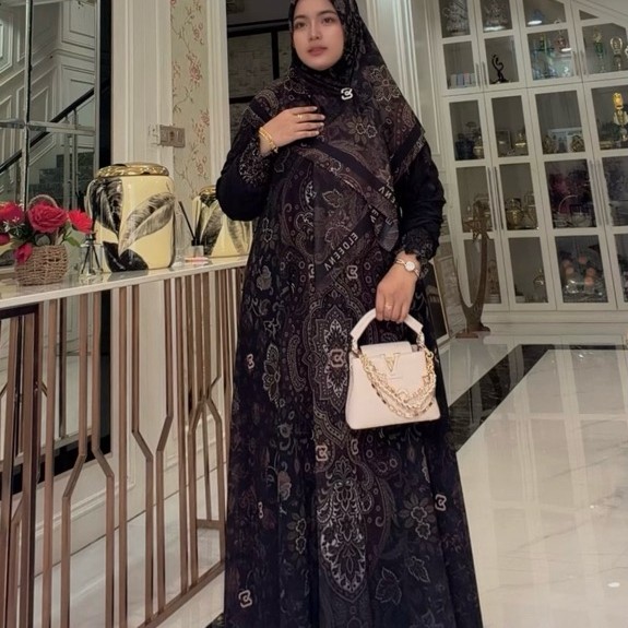 Gamis Hijab Voal Printing Hitamm by Eldeena syari