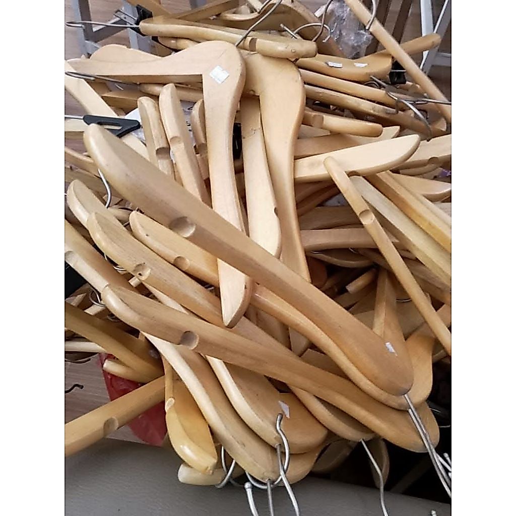 hanger kayu bekas seperti baru