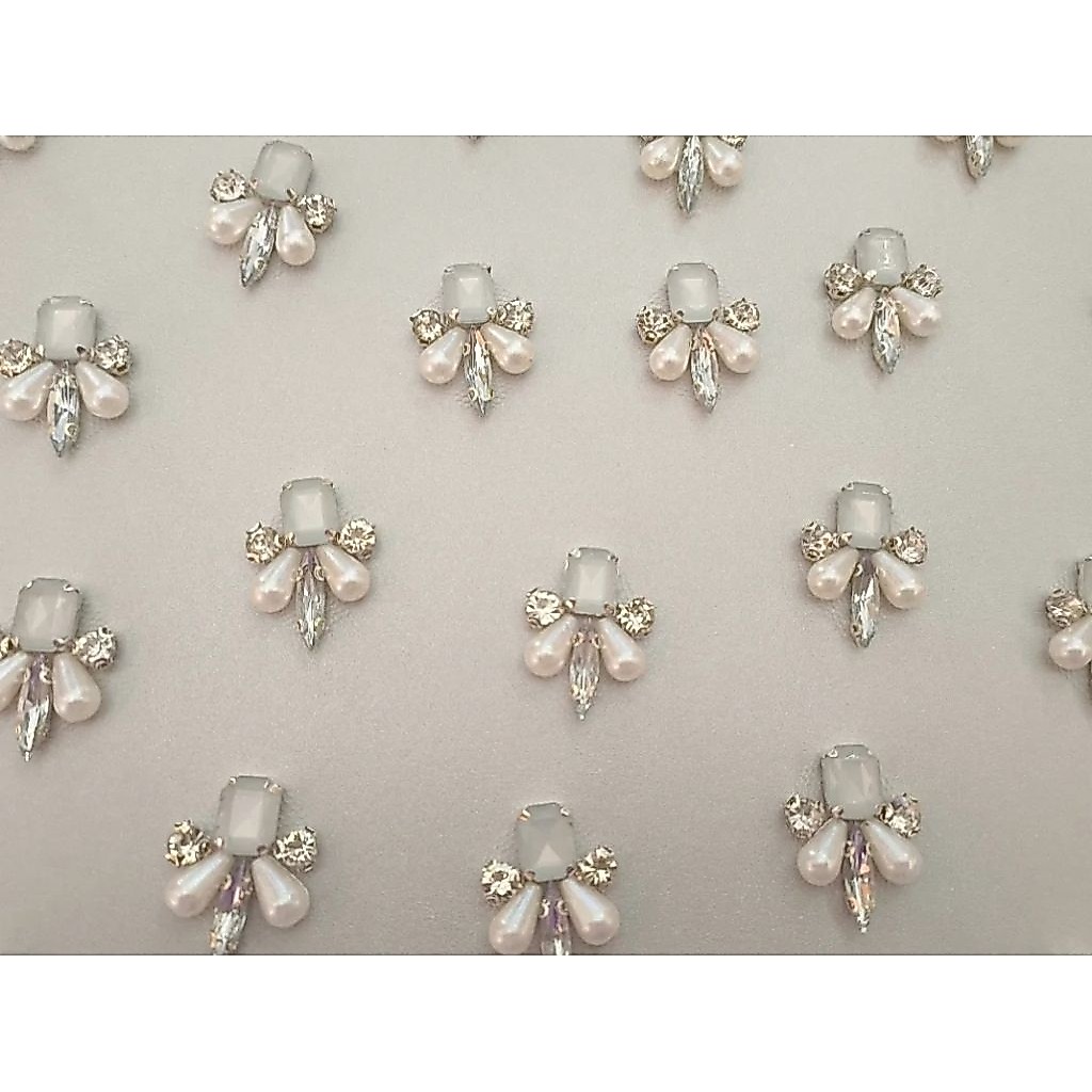 Payet Rangkai Tempel Tabur Leher dan Dada Diamond White Pearl151 HARGA SATUAN