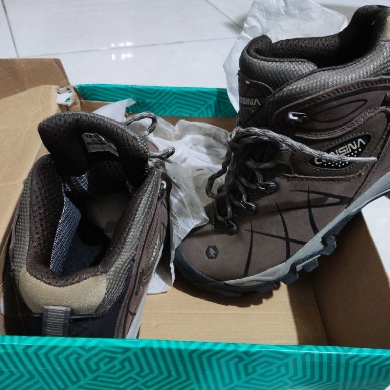 sepatu consina mustang ukuran 41