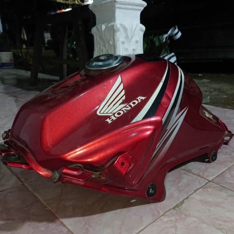 tangki bensin motor honda cbr150 old original copotan