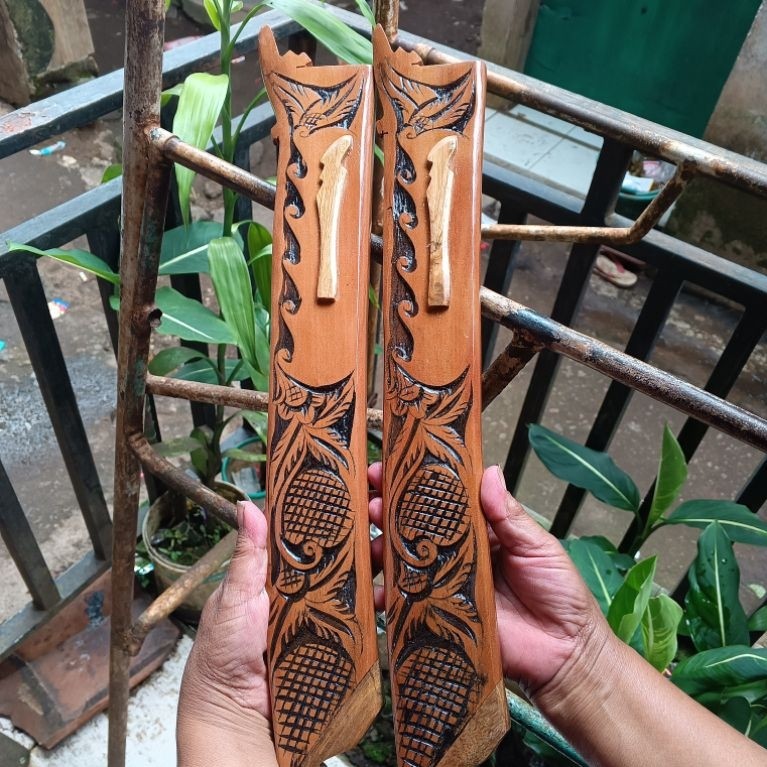 Sarung/Sarangka Bilah Patimura Dari Kayu Rasa Mala Ukiran Kembang Dengan Panjang 40cm