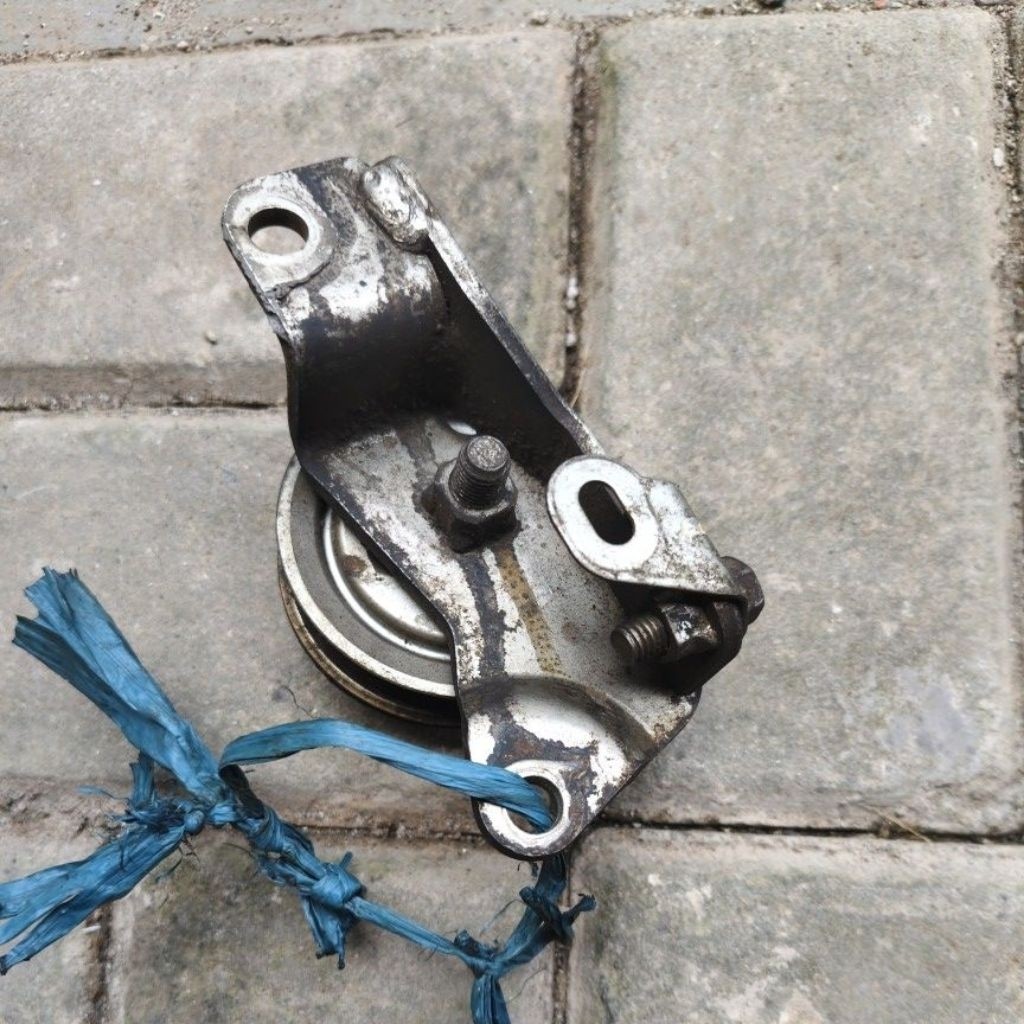 PULLEY TENSIONER ALTERNATOR DINAMO AMPERE TOYOTA AVANZA XENIA 1.3