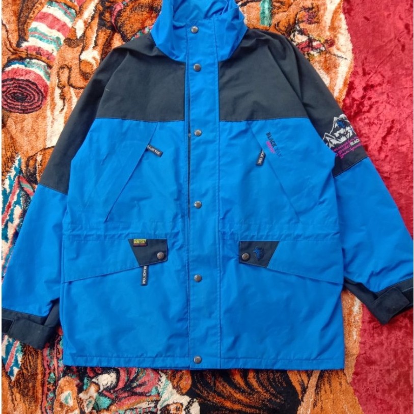 Black yak mountain parka goretex