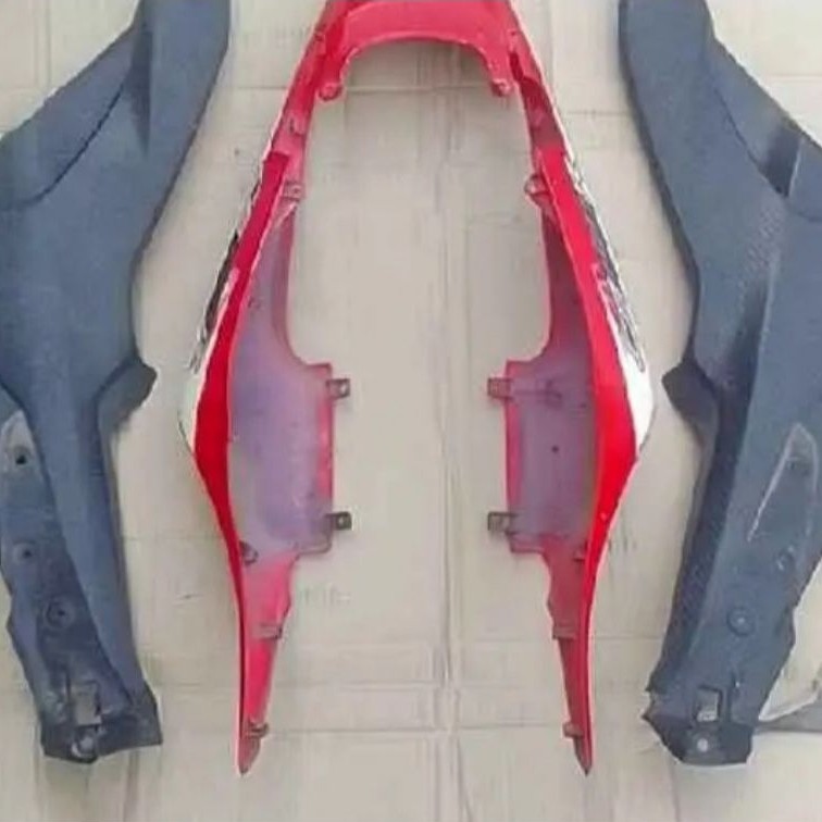 cover body belakang honda CBR old asli original masih bagus satu set