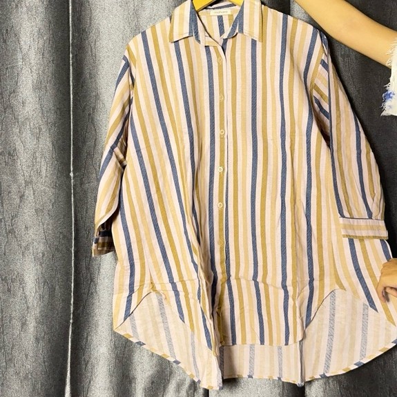 PRELOVED kemeja garis wanita mahara