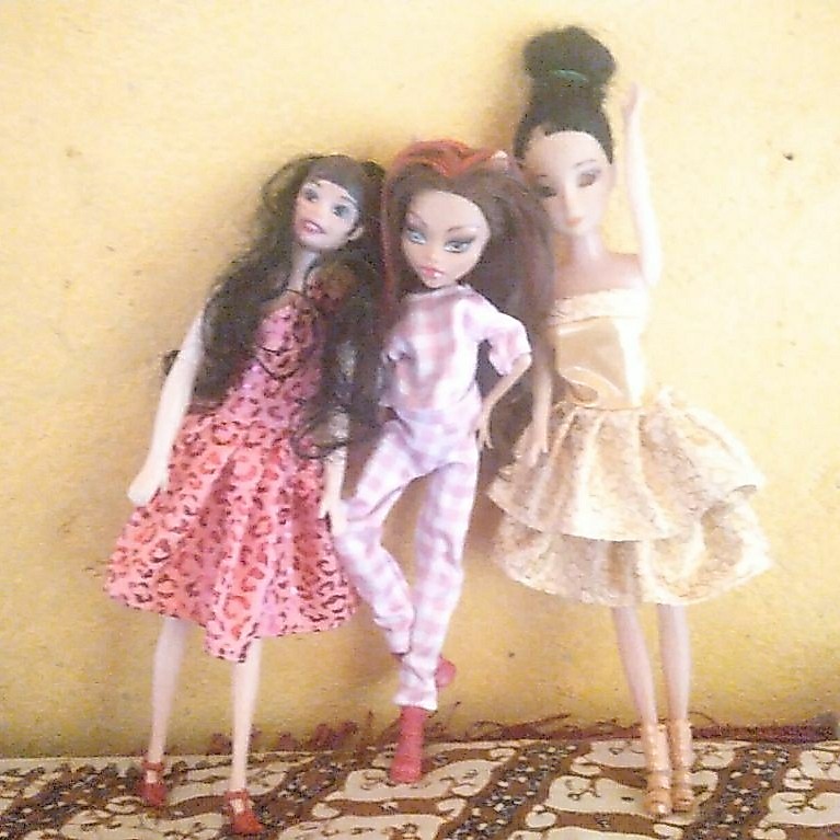 baju boneka Barbie preloved