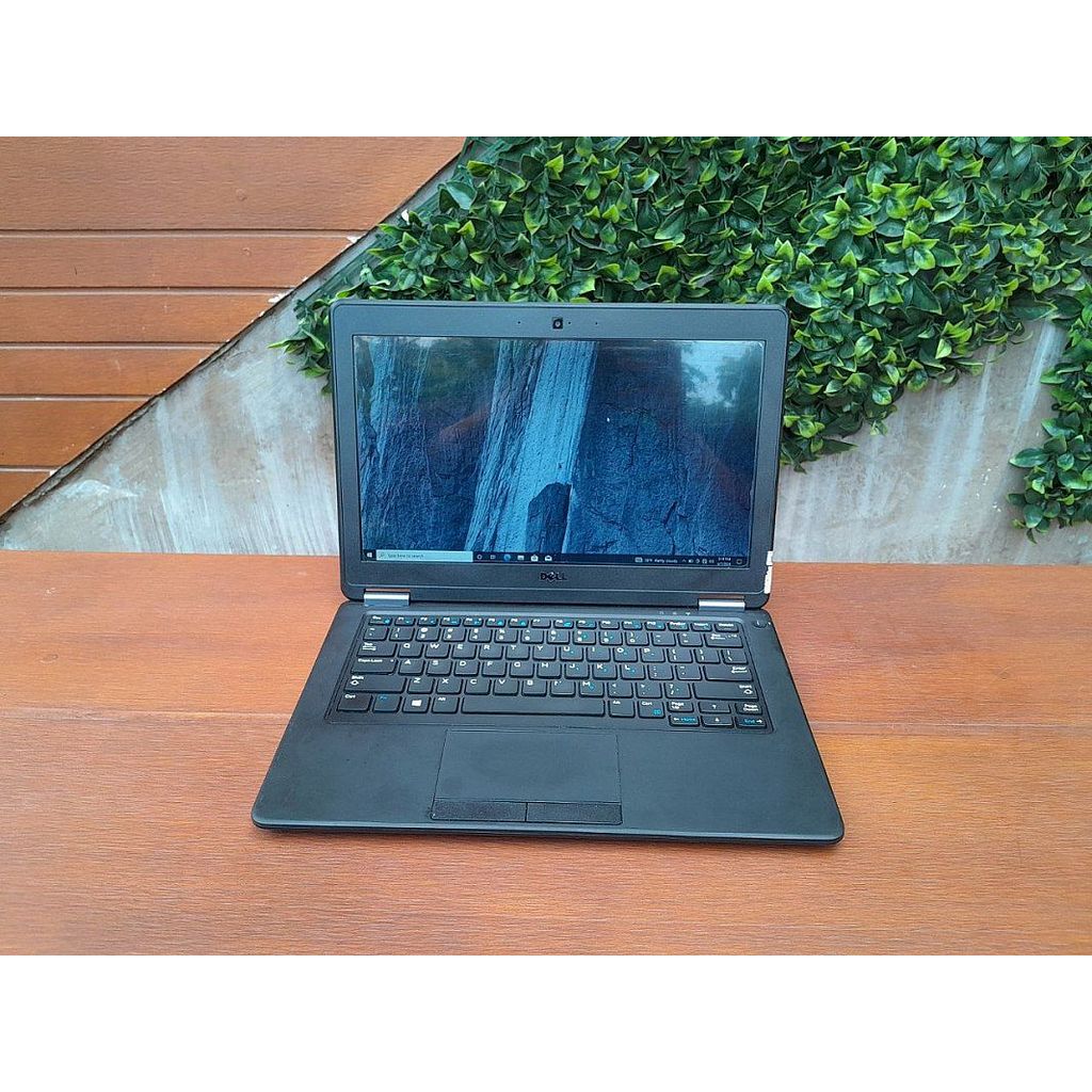 Dell Latitude E7250 Intel Core i5-5300U 8Gb 512Gb