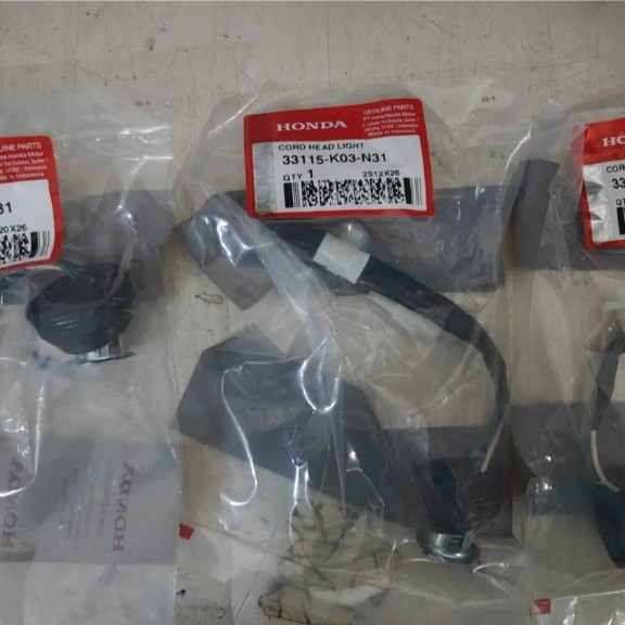 33115K03N31 Soket Lampu Depan PITTING LAMPU FITTING LAMPU KEPALA DEPAN Honda Revo 110 FI