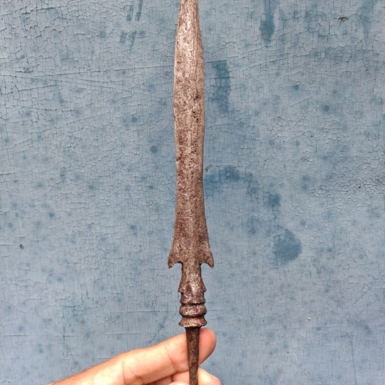 TOMBAK SEPUH BIRING (23 CM) ESTIMASI MATARAM