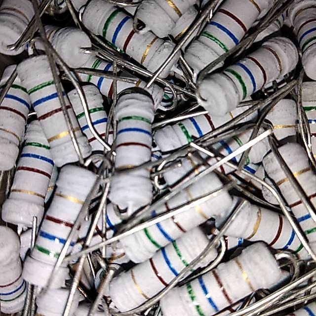 RESISTOR 560 OHM 2WATT