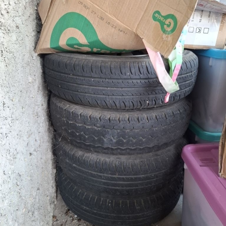 velg dan ban datsun go copotan R13