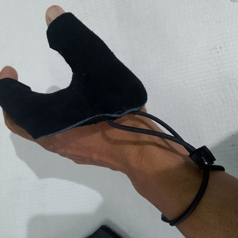 Thumb glove