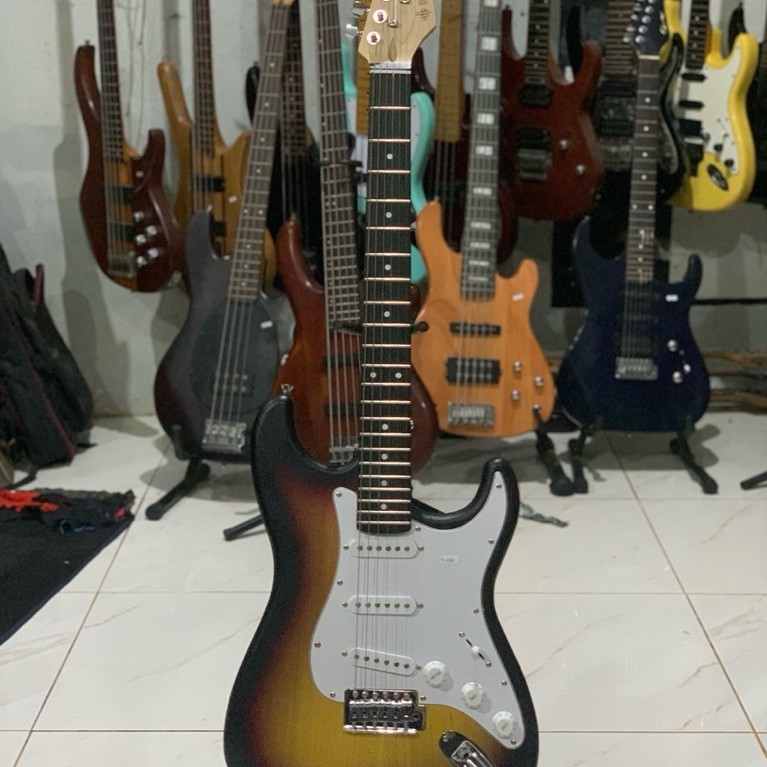 gitar elektrik donner dst 80 original