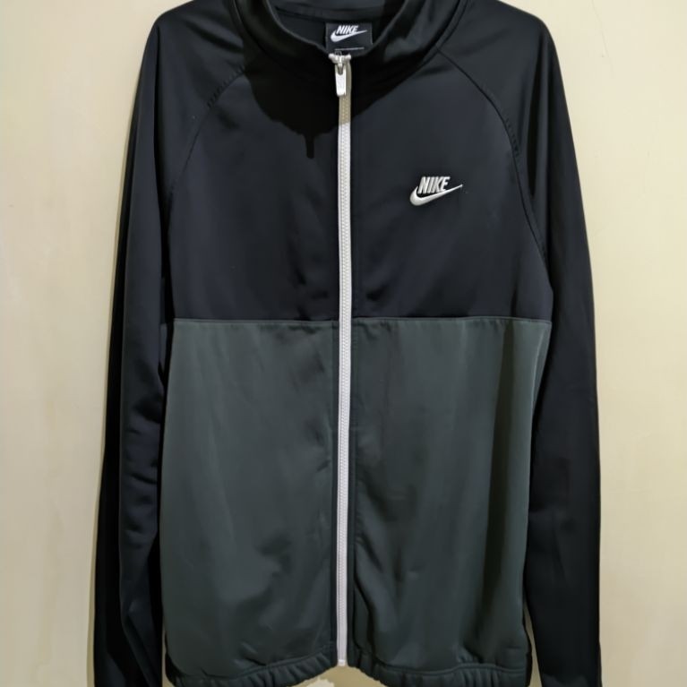 Jaket nike original