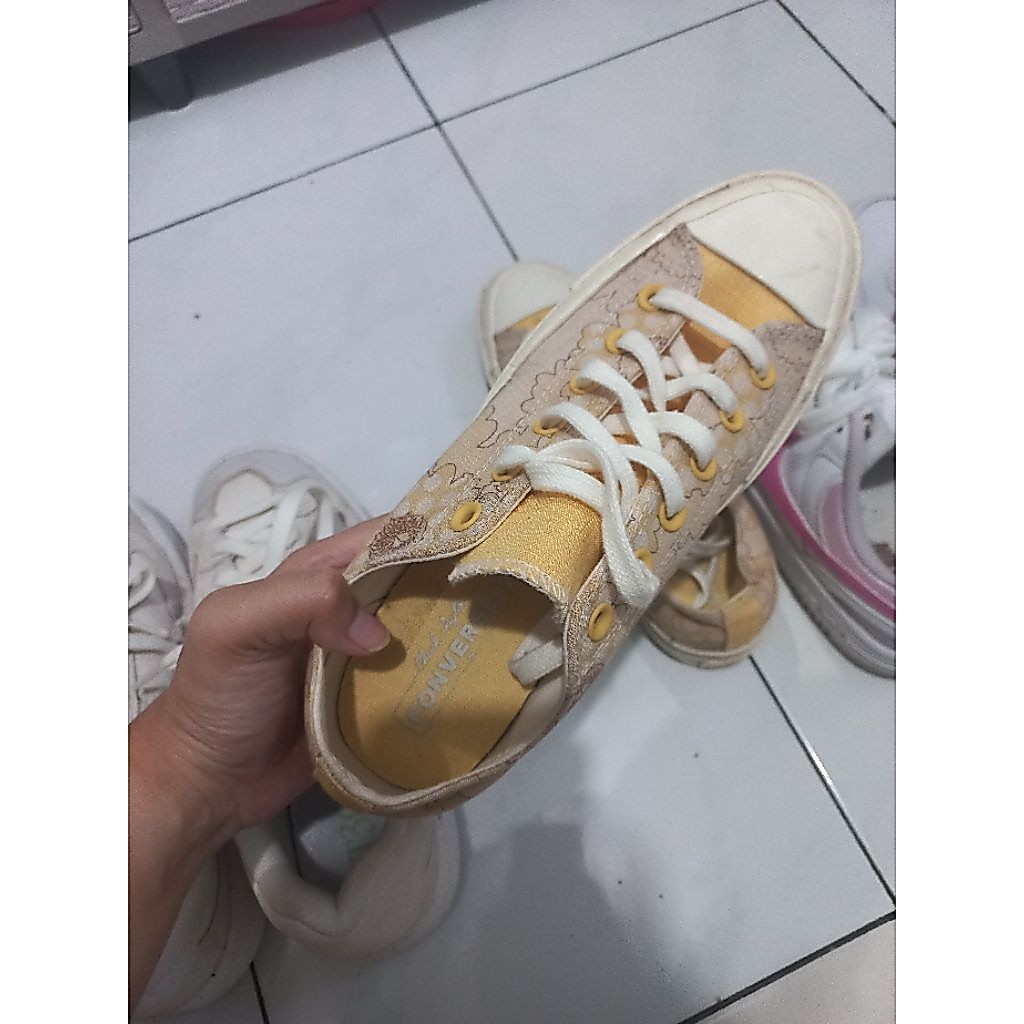 Sepatu Converse (Preloved)