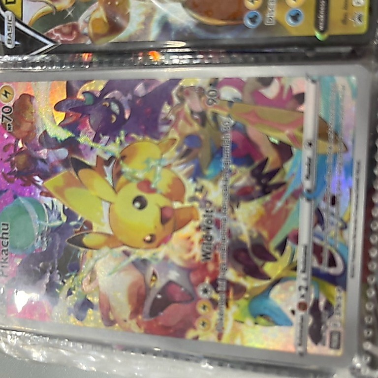 Kartu pokemon original pikachu