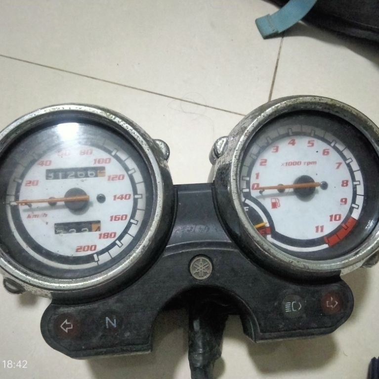 spidometer scorpio z original