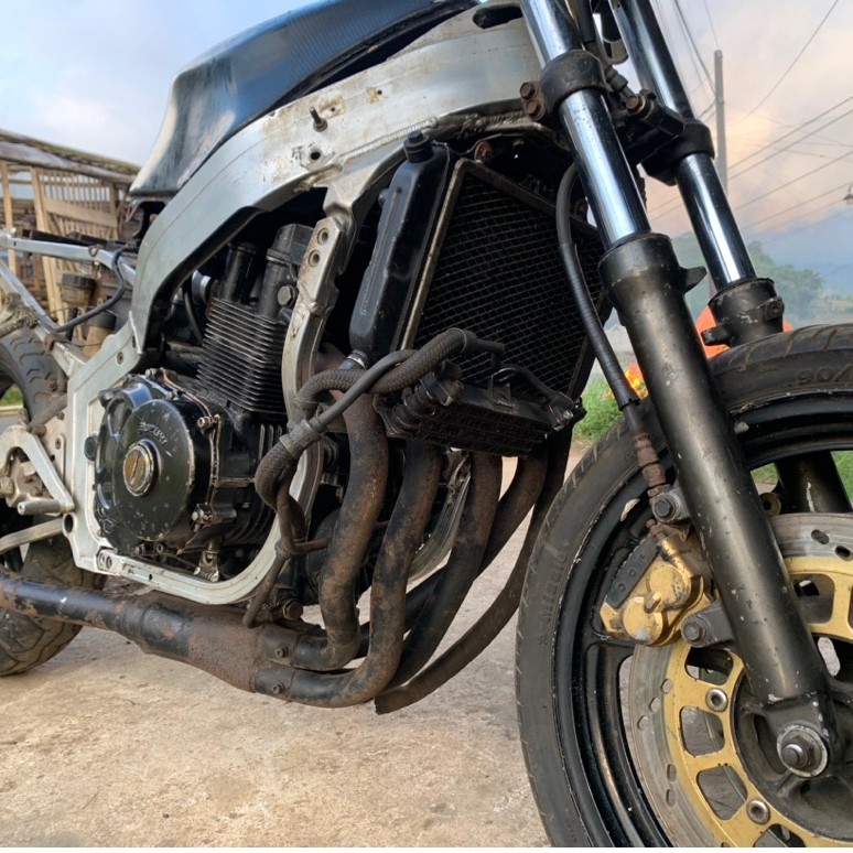SuzukiGSX400GK71F/GSX400RSuzukiGSX4Silinder