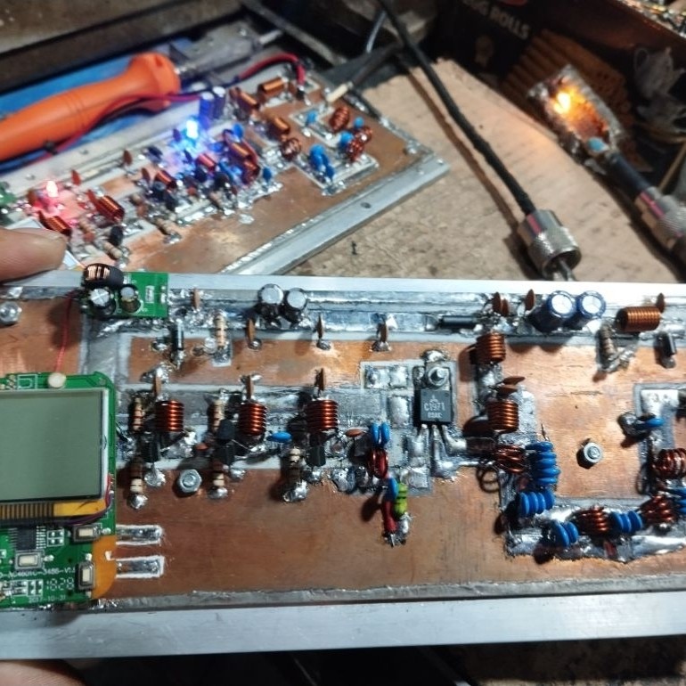 KIT PLL PEMAMCAR FM 88-108 mhz  6-7 wat fainel 1971 ORIGINAL