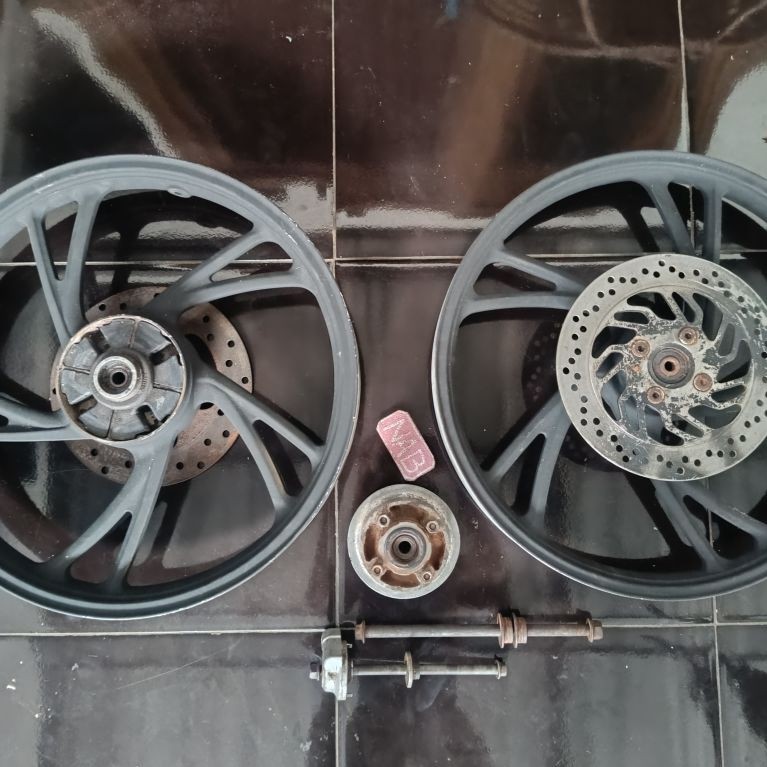 Racing axelo double disc velg racing suzuki shogun axelo double disc original depan belakang ring17