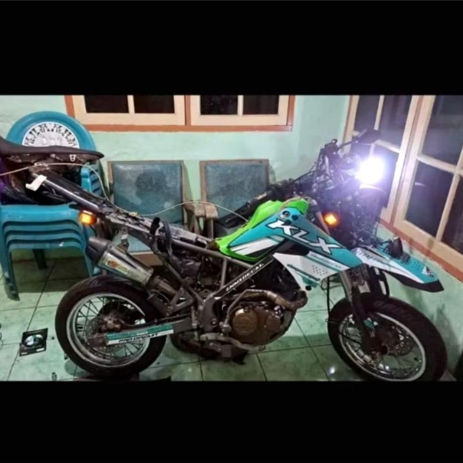 cuci gudang cod lampu sein led 9mata sein tempel bulat ninja/vixion/mx king/vario/rx king dll