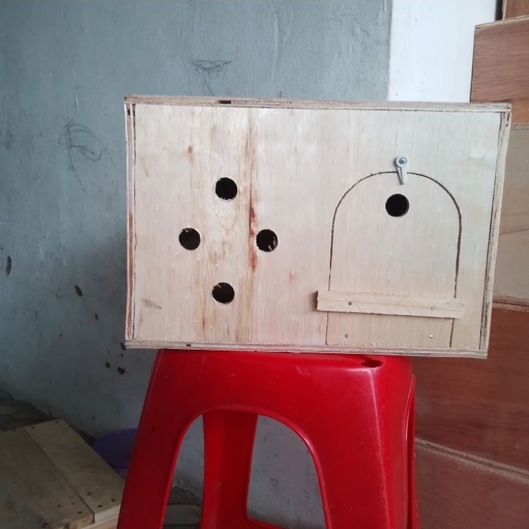 gupon merpati minimalis bahan triplek model pintu samping Ukuran 35x25x22