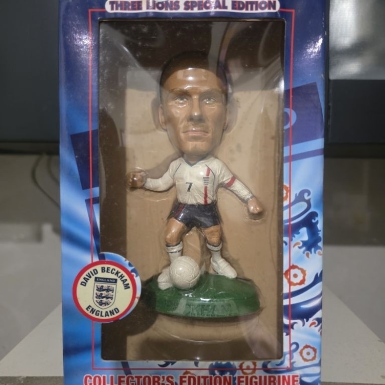 CORINTHIAN PROSTARS BECKHAM ENGLAND XL - PATUNG BOLA