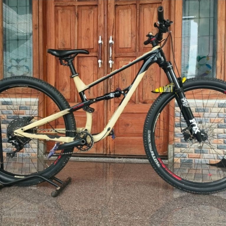 POLYGON SISKIU D7