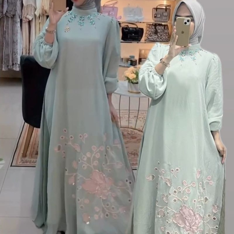 SHELLA SAUKIA || Dress Manik Flower