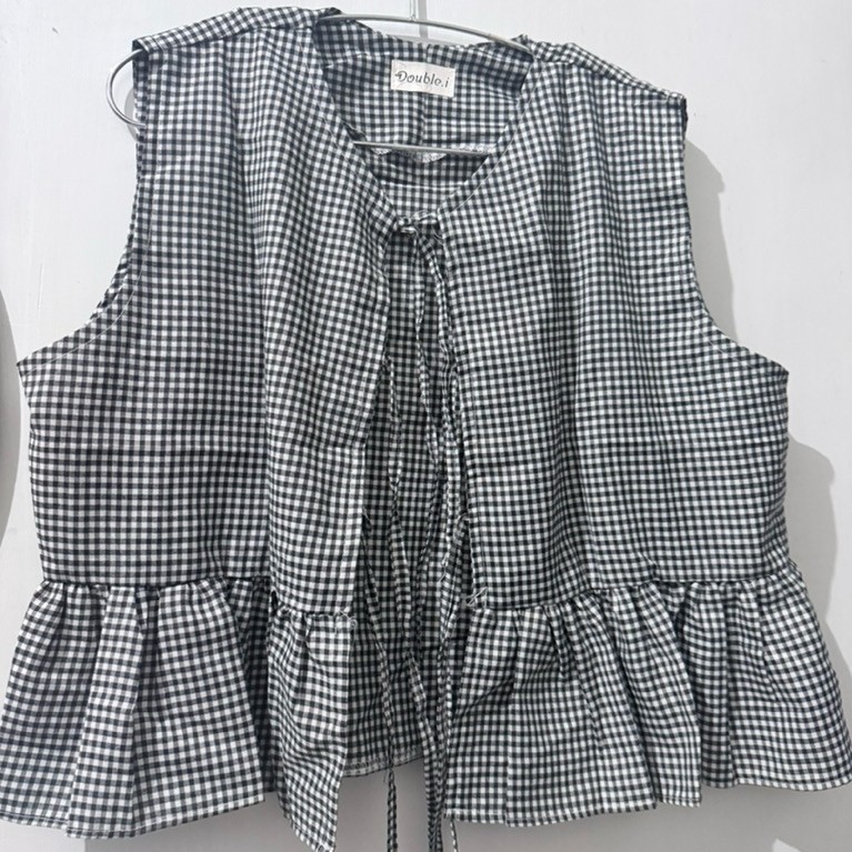 outer lucu kotak hitam putih