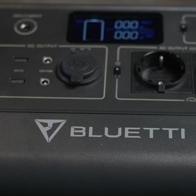 BLUETTI EB70 Portable Power Station | 1000W 716Wh - EB70 Only