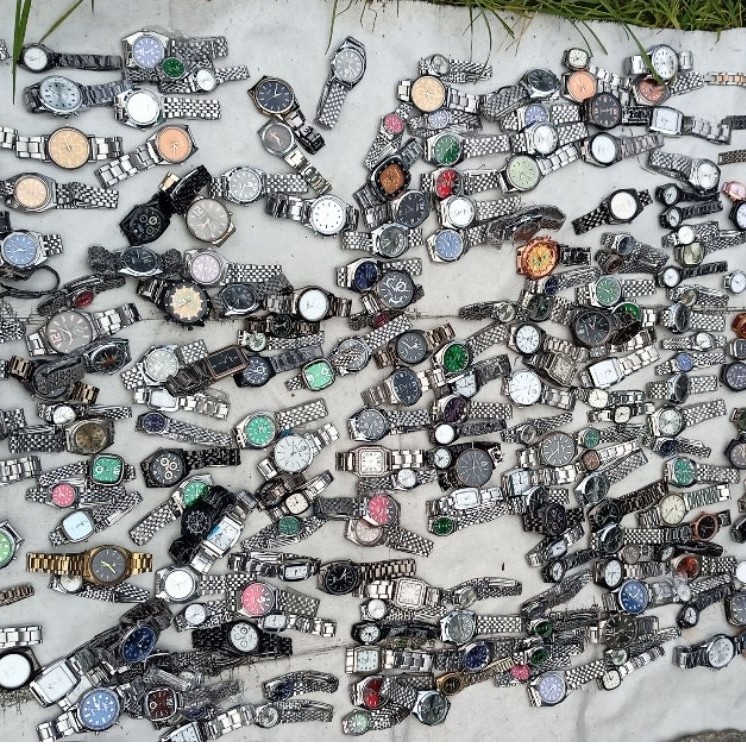 jam tangan analog pria wanita vintage jadul nyala