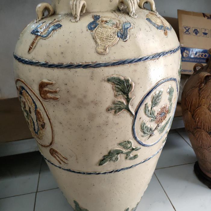 Guci Kalimantan sangant Antik terawat model Putih pengiriman by Gobox