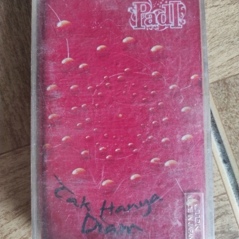 kaset pita PADI "tak hanya diam" (bootleg)