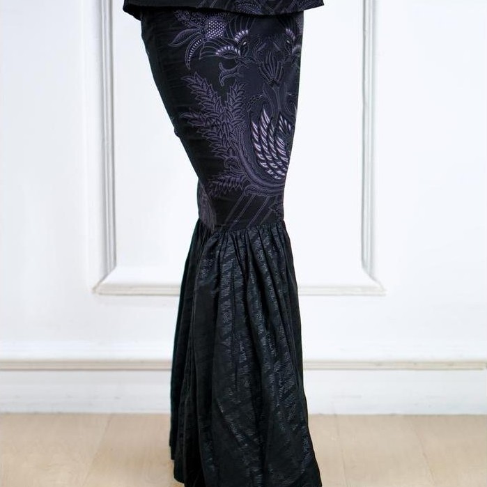 Laskala x IVOR Pusaka Skirt Rok Batik Hitam Panjang