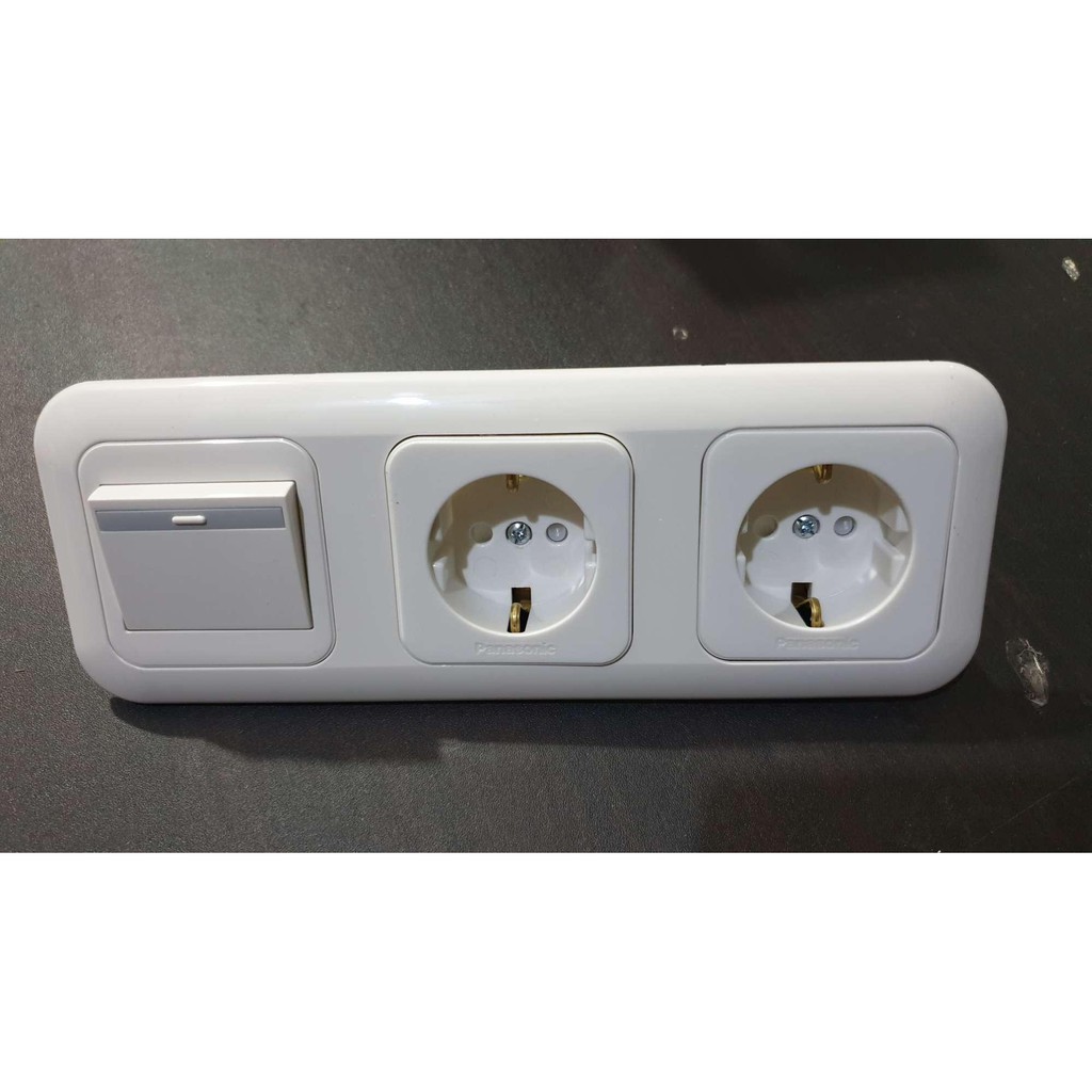 Panasonic Saklar Engkel Besar + 2 Stopkontak CP Tanam Plus Inbow Dus 3Gang