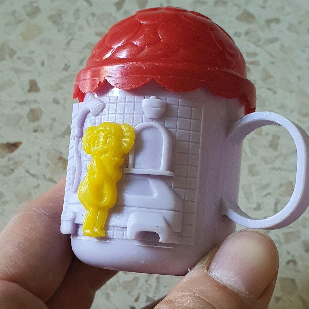 mainan wadah permen lawas jadul vintage berbentuk mug cangkir bekas second preloved