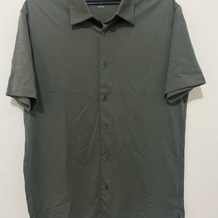 Uniqlo AIRism Polo Shirt