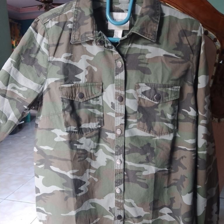 kemeja camo