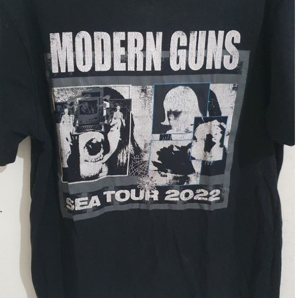 Tshirt Kaos Band Modern Guns