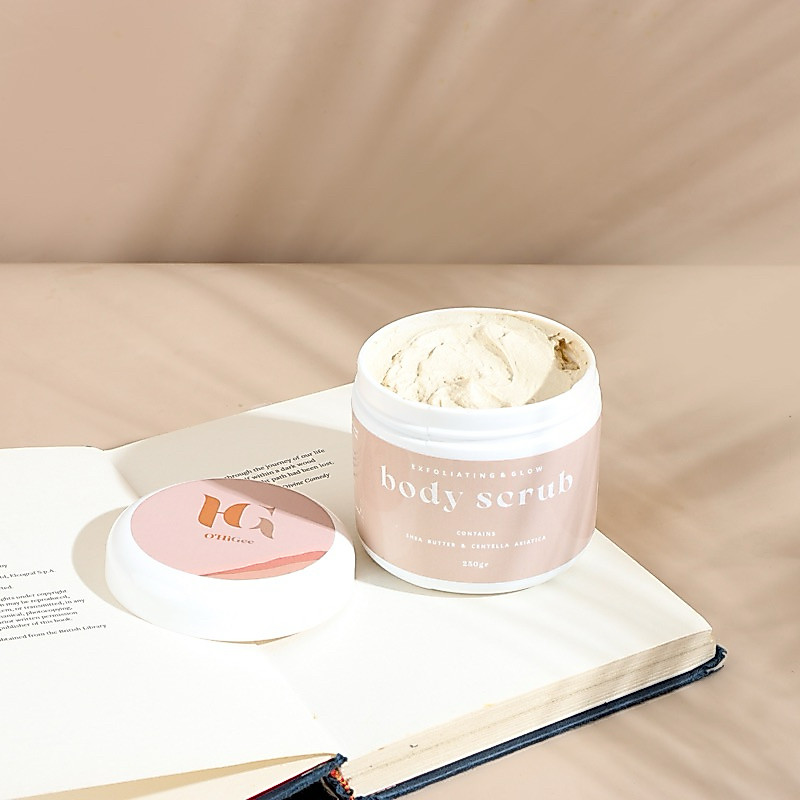 exfoliating & glow body scrub