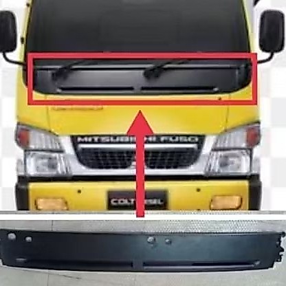 garnis grill depan bawah kaca canter ps110/125  Original ktb